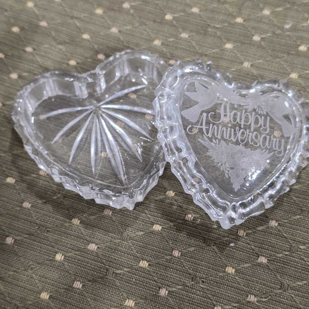 Heart-Shaped Lead Crystal Clear Anniversary Party Favor Box